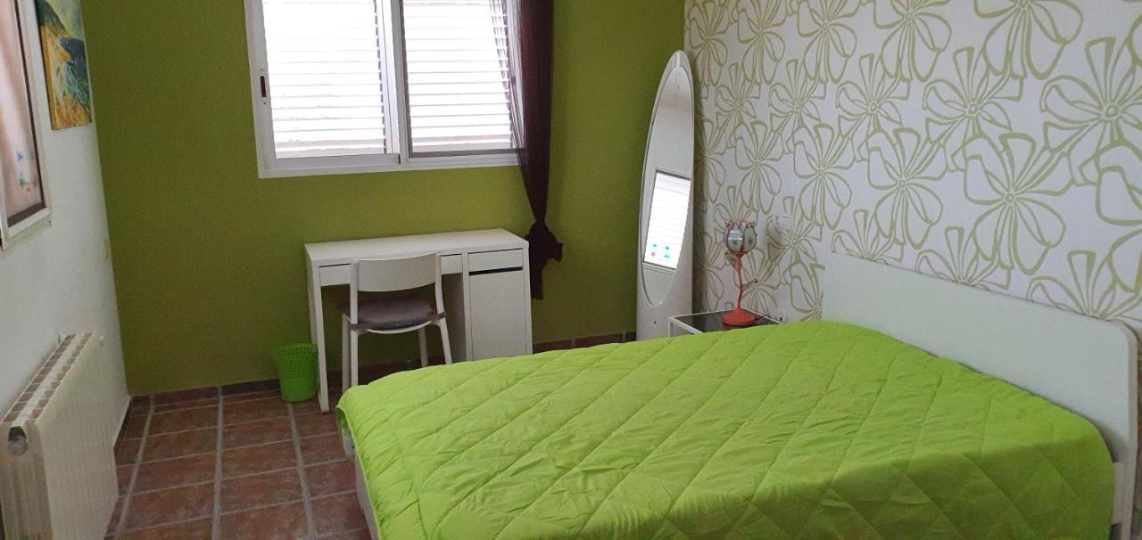 Maravisa Bed & Breakfast La Pobla de Vallbona Ruang foto