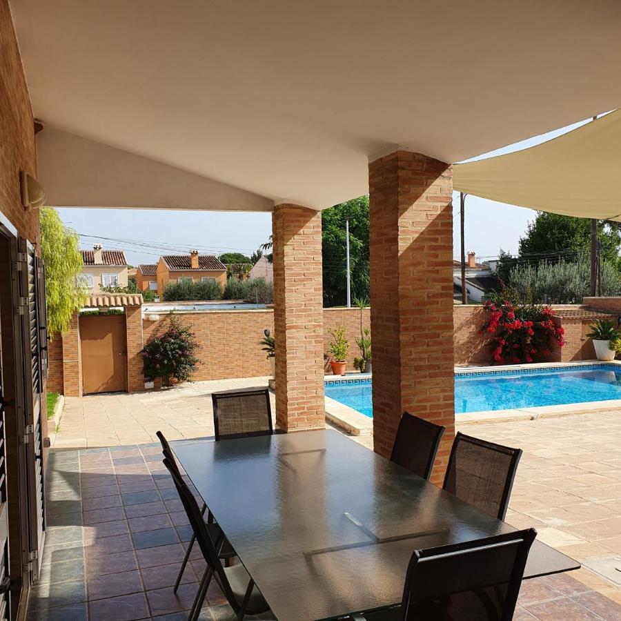 Maravisa Bed & Breakfast La Pobla de Vallbona Bagian luar foto